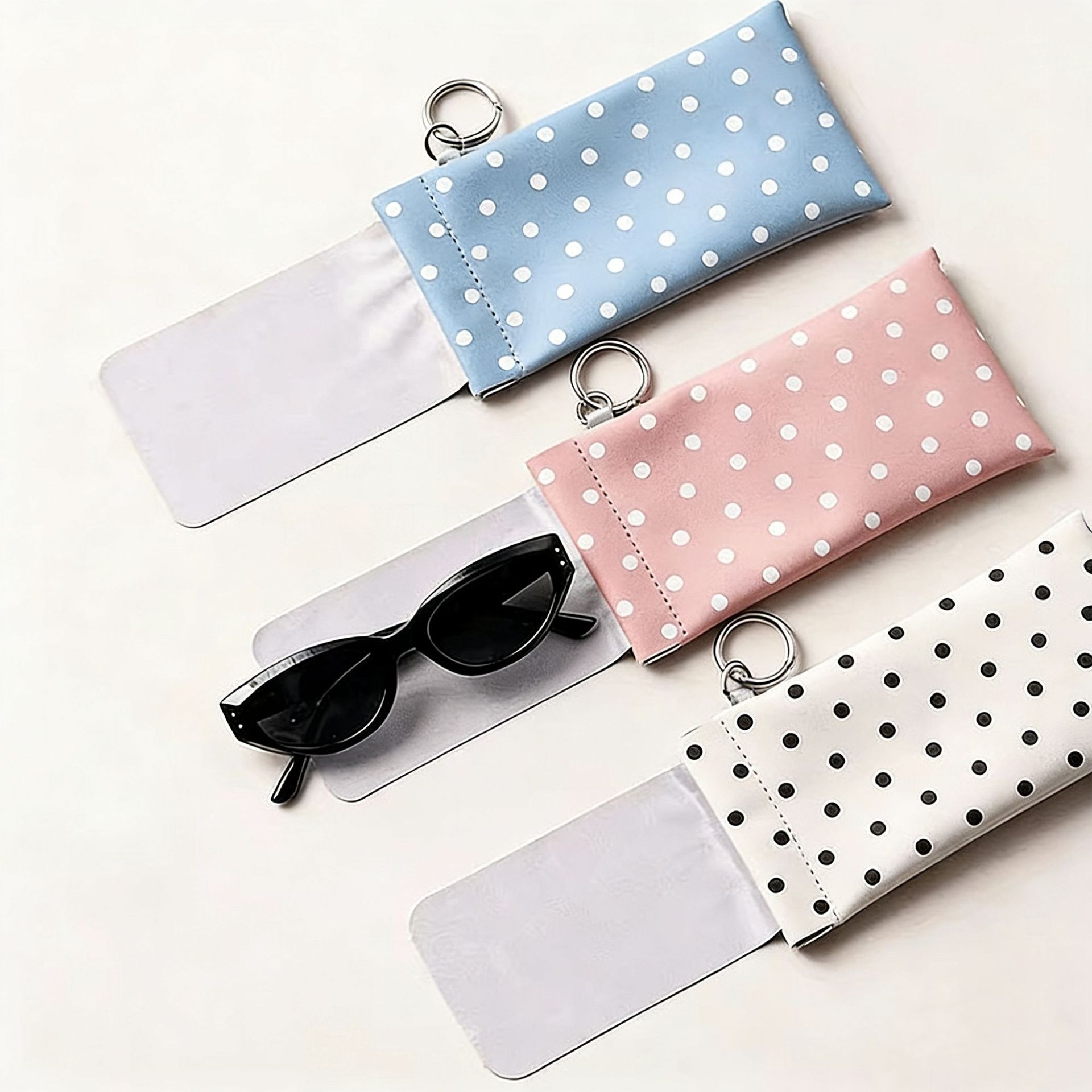 Travel Accessories Pouch For Women - 1 buah Kantong Kacamata Polka Dot