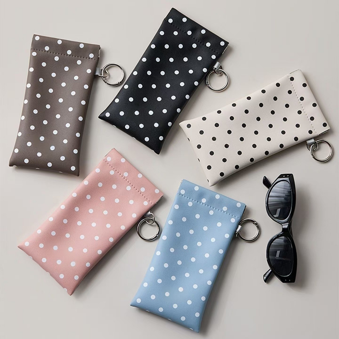 1 buah Kantong Kacamata Polka  - Travel Accessories Pouch For Women ulasan dan harga